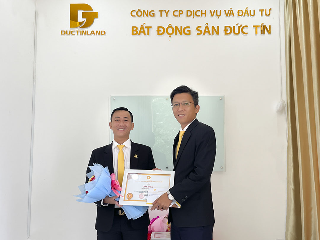 Ông Nguyễn Hữu Huy - Tổng Giám đốc Đức Tín bổ nhiệm Ông Nguyễn Vũ Vương giữ chức vụ Giám đốc công ty thành viên